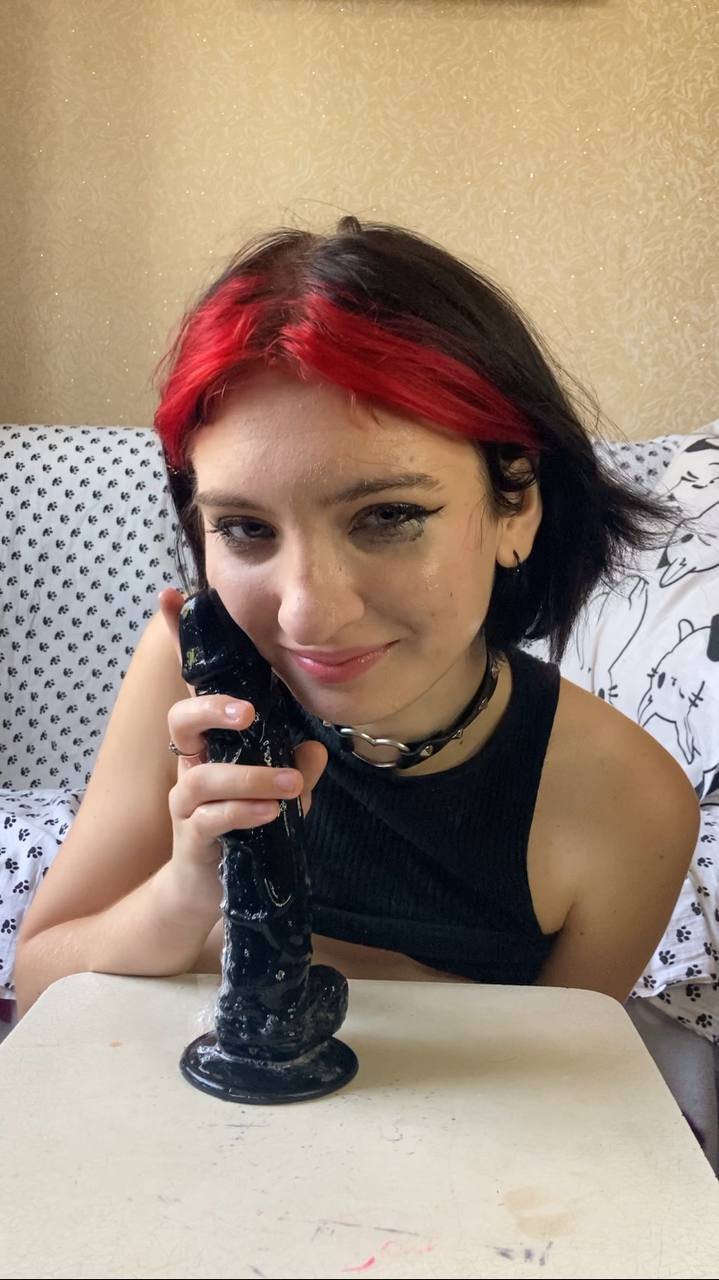 Russian Model #0EyB3dOt