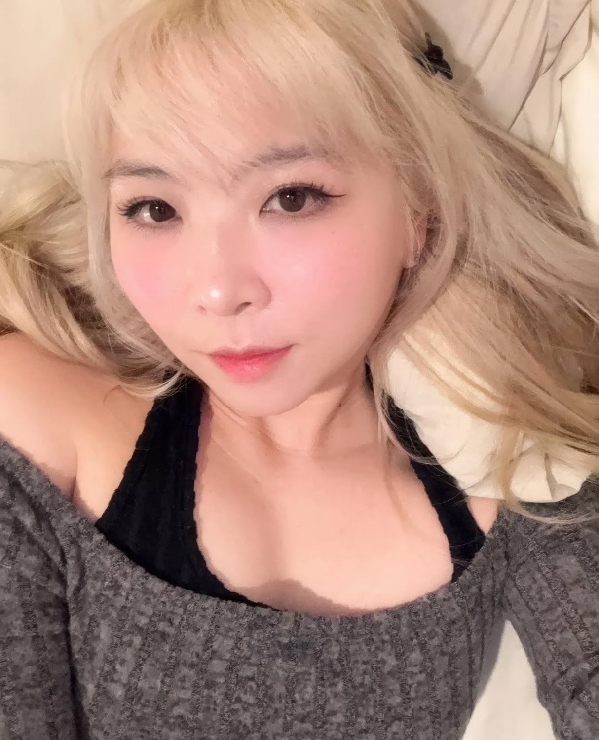 Yvonne #jHNeH8Bq