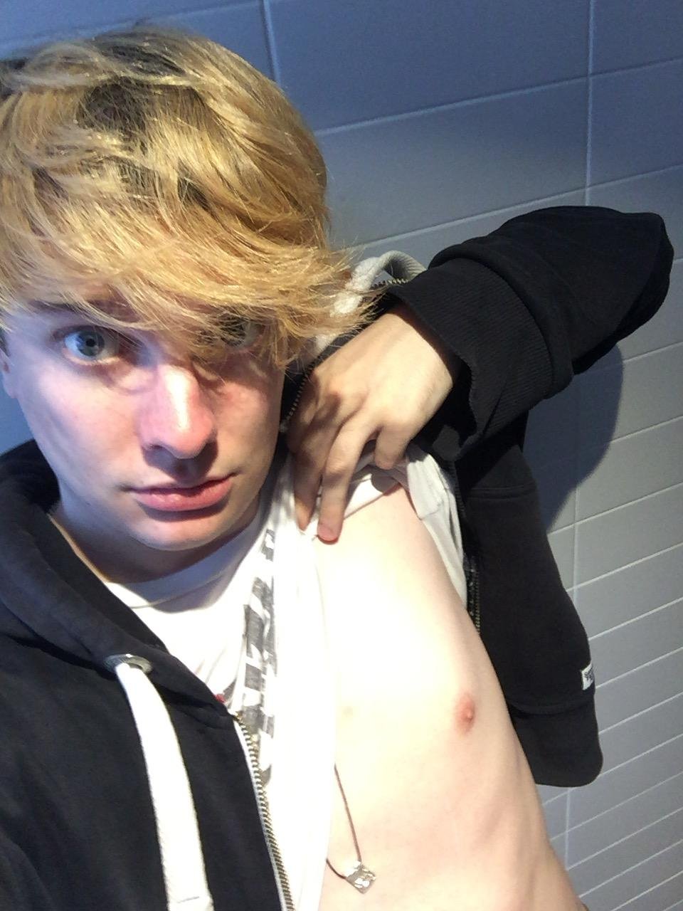 Aussie Sissy Calum needs as much Exposure as possible - kik: Turbulence5 - (3. Gallery) #rtmUekqs