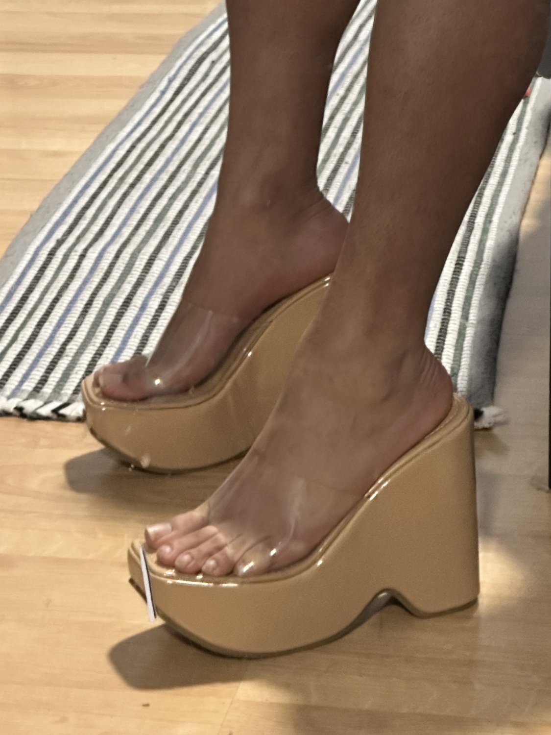 I get so turned on wearing heels.. #ifNWlKvF