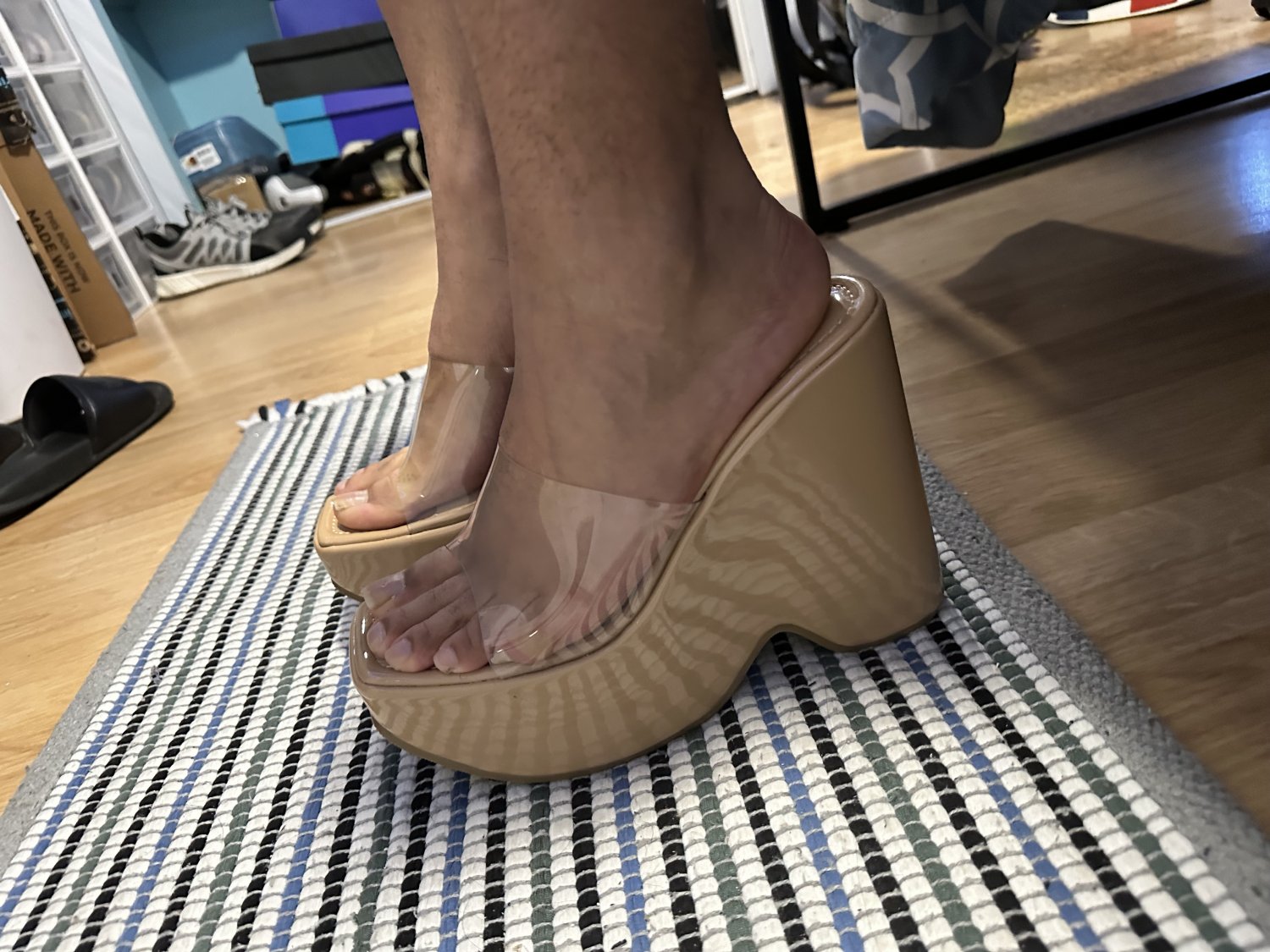 I get so turned on wearing heels.. #iqFOXJUm