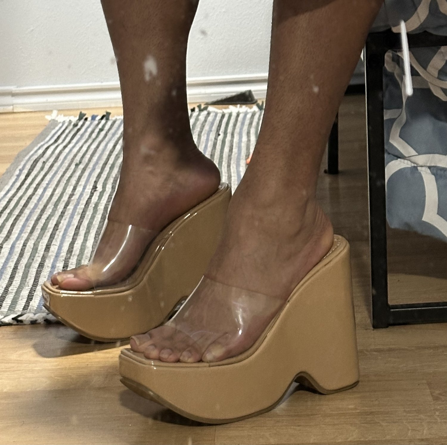 I get so turned on wearing heels.. #jEVCYAiv