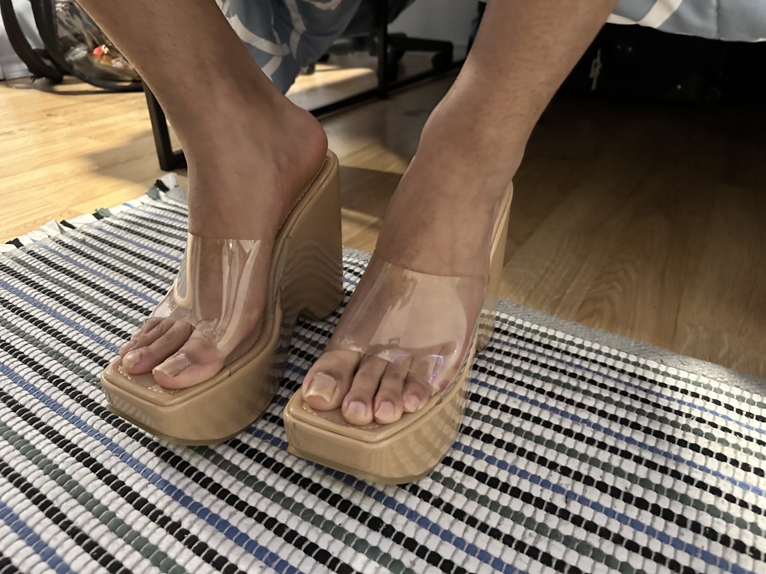 I get so turned on wearing heels.. #ssmRFLfb